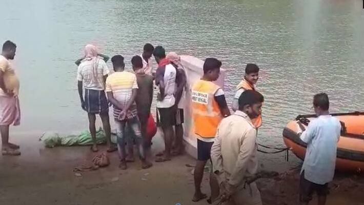 Civil defense body recovered from pond at Midnapore ASB Civil defense body recovered from pond at Midnapore ASB