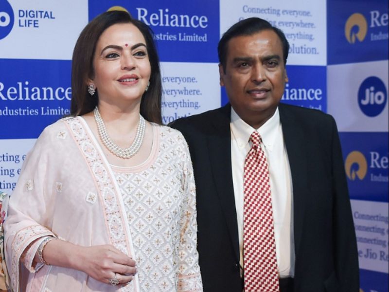Reality behind news Ambani family to give Rs 200 crore to Kangana Ranaut