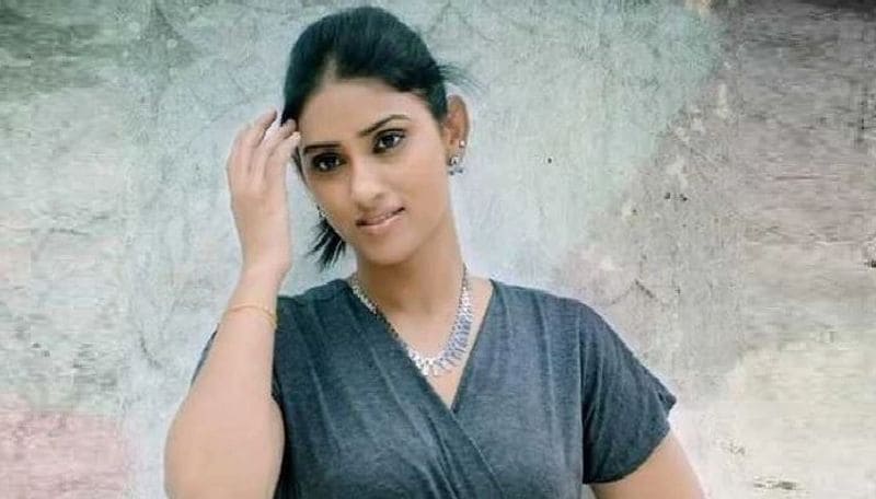 Sai Sudha bold act in Ravi Babu Crush