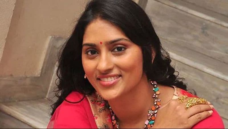 Sai Sudha bold act in Ravi Babu Crush