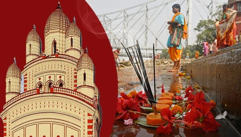 This year (2020), people will not be able to perform tarpan on the occasion of Mahalaya in the Ganga ghat of Dakshineswar temple. Authorities have decided to keep the Ganga ghat closed on the day of Mahalaya due to the COVID-19 pandemic.
