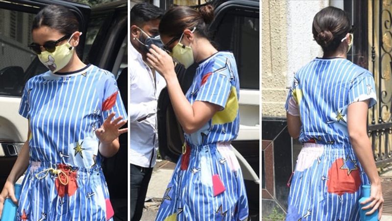 आलिया भट्ट (alia bhatt) ब्लैक गॉगल और प्रिटेंड आउटफिट में स्पॉट हुई।