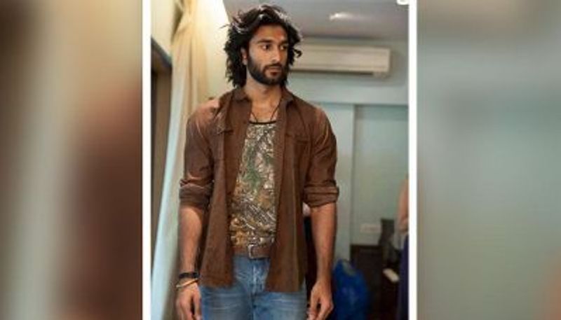 Did Amitabh Bachchan's granddaughter Navya Naveli Nanda confirms her love to Meezaan Jaffrey?