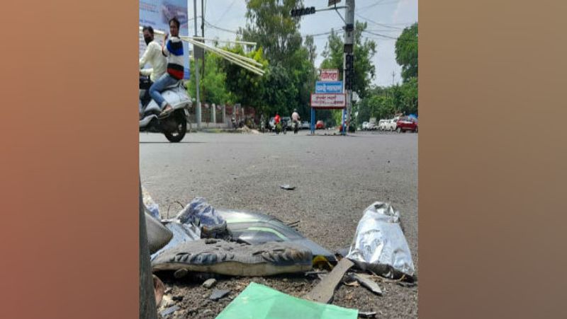 स्कार्पियो किसकी थी, अभी यह पता नहीं चल पाया है। लेकिन गाड़ी का नंबर कोहेफिजा इलाके के किसी डॉक्टर के नाम बताया जाता है। आगे पढ़ें एक अन्य हादसे की कहानी..