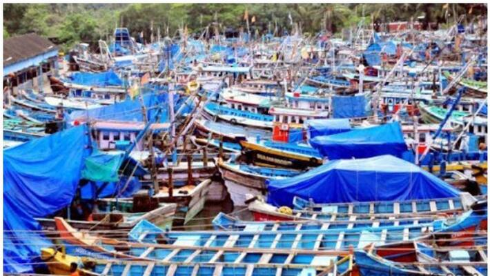 Beypore and Vellayil harbors will closed from Monday Beypore and Vellayil harbors will closed from Monday
