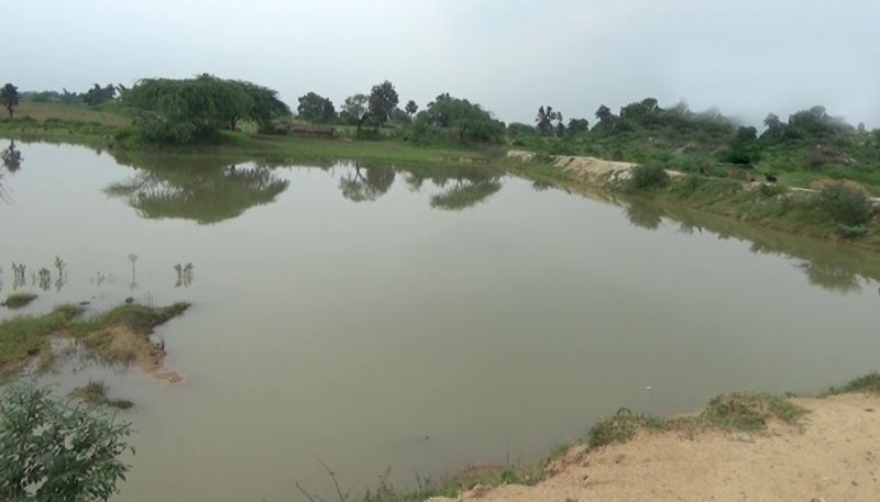 man has carved out a canal to take rainwater to home village in bihar