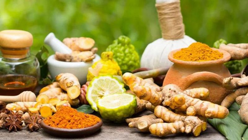 <p style="text-align: justify;">আয়ুর্বেদিক চিকিৎসায় প্রথম সারির হাসপাতাল হিসেবে পরিচিত চৌধুরী ব্রহ্ম প্রকাশ আয়ুর্বেদ চরক। সংস্থার সেবাকর্মীদের ওপর চার মাস ধরে একটি সমীক্ষা চালান হয়েছিল। তাতে দেখা গেছে নিয়মিত চবনপ্রাস ব্যবহার করতে যে কোনও ব্যক্তি করোনাভাইরাসের মারাত্মক সংক্রমণ থেকে রক্ষা পেতে পারে। </p>
