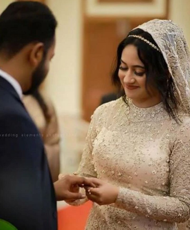 இந்நிலையில் மியா ஜார்ஜ் அழகிய ஆண் குழந்தைக்கு தாயான மகிழ்ச்சியான செய்தியை சோசியல் மீடியா மூலமாக தன்னுடைய ரசிகர்களிடம் பகிர்ந்து கொண்டுள்ளார். 