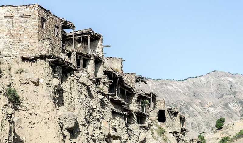 बात अगर कोरोडा गांव की करें तो उसे थर्ड या फोर्थ सेंचुरी में बनाया गया था।
