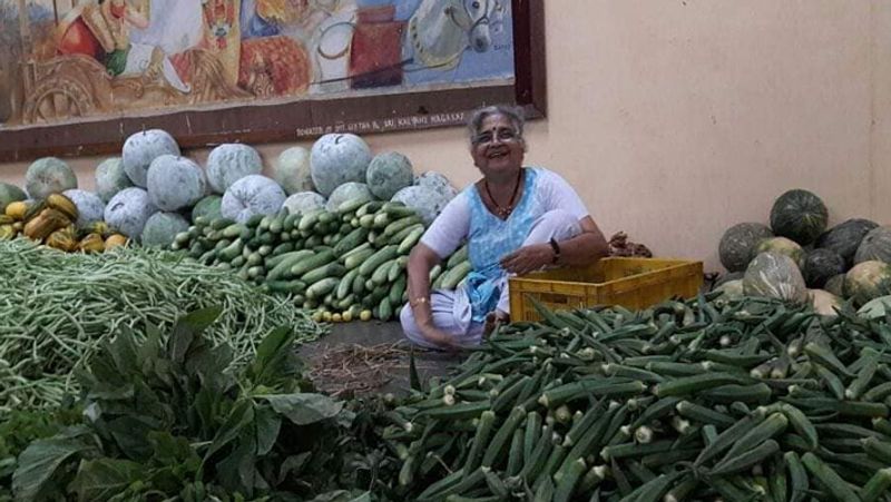 आपको बता दें कि जो फोटो सोशल मीडिया पर वायरल हो रही है वो चार साल पुरानी है। गूगल रिवर्स इमेज सर्च पर पता चला कि ये फोटो 2016 की है।