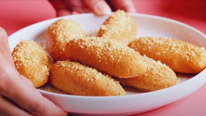 In Weekend make Bengali Traditional juicy sweet Chom Chom at home BDD In Weekend make Bengali Traditional juicy sweet Chom Chom at home BDD