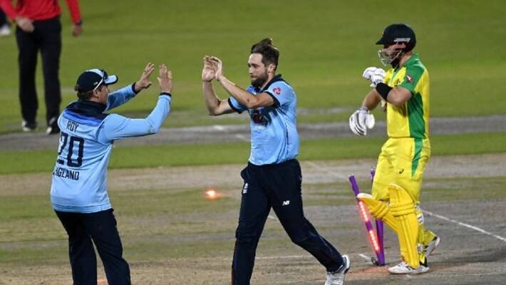 Australia lost to England in second odi in manchester Australia lost to England in second odi in manchester