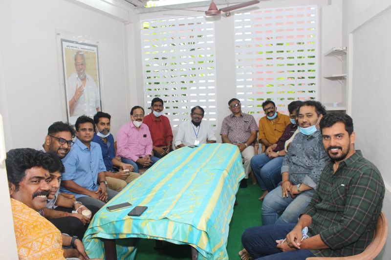 நடிகர் விஷால் தலைமையில் செயல்பட்டு வந்த தமிழ் திரைப்பட தயாரிப்பாளர்கள் சங்கத்தின் தேர்தல் தொடர்பான வழக்கு நீதிமன்றத்தில் நிலுவையில் உள்ளது. அதனால் அந்த சங்கம் தொடர்பான பணிகள் அனைத்தும் முடக்கத்தில் உள்ளன. 
