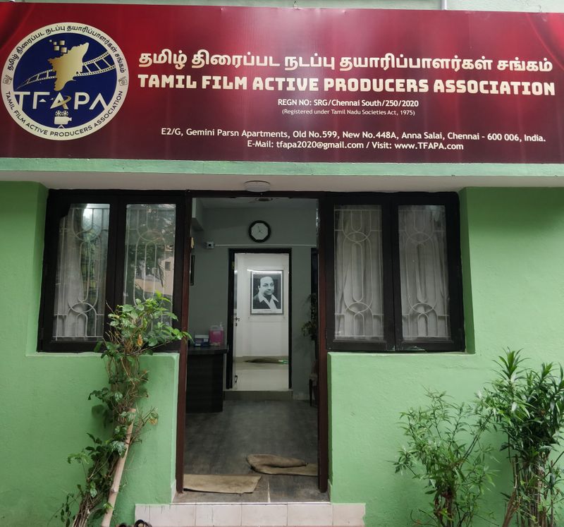 தயாரிப்பாளர்களுக்காக களமிறங்கியுள்ள பாரதிராஜாவிற்கு வாழ்த்துக்கள் குவிந்து வருகிறது.