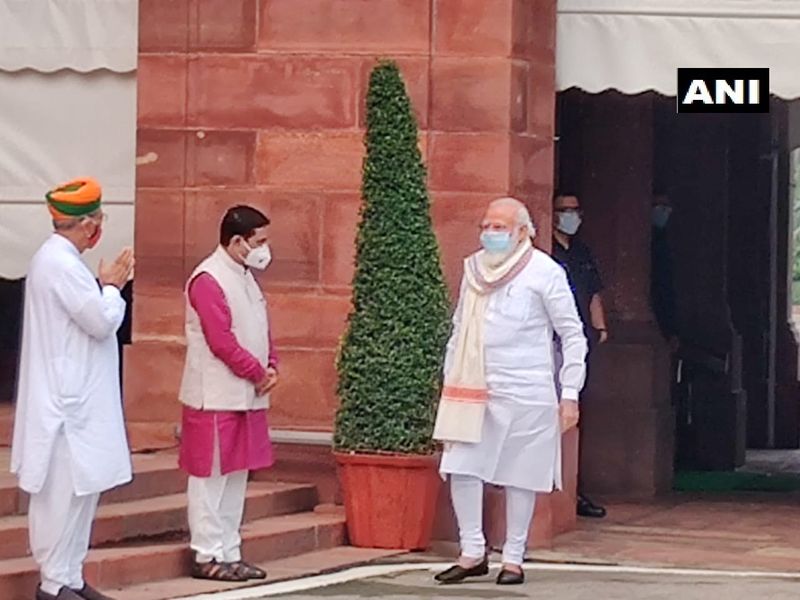Parliament Monsoon Session members came with mask and face shields see photos