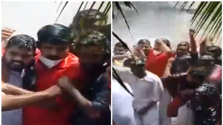 yuvamorcha protest ep jayarajan home yuvamorcha protest ep jayarajan home