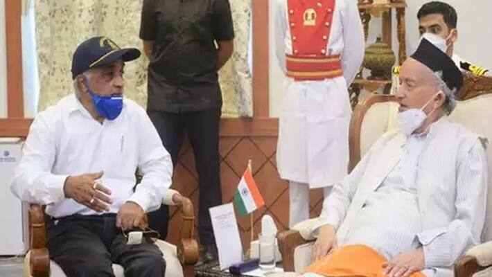 Navy officer who was beaten up by Shiv Sena workers in Mumbai met the Governor kpn Navy officer who was beaten up by Shiv Sena workers in Mumbai met the Governor kpn