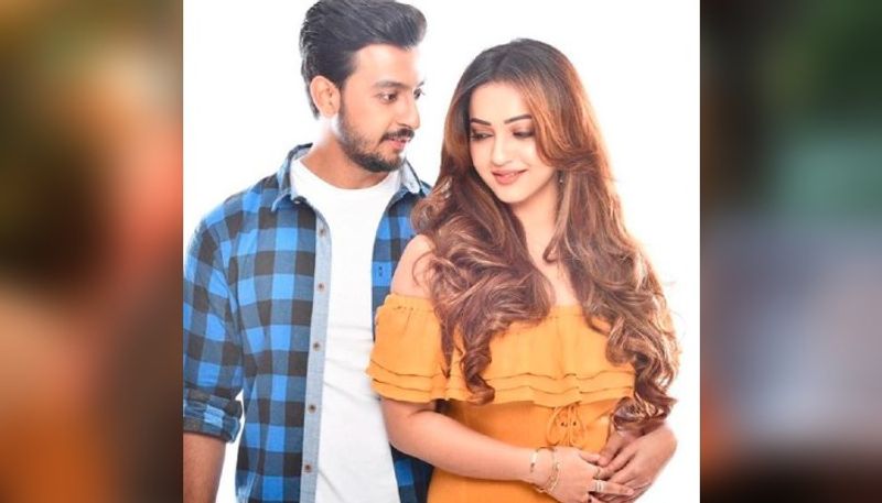 Netizens claim Koushani Mukherjee is pregnant as her and Bonny's old picture went viral ADB