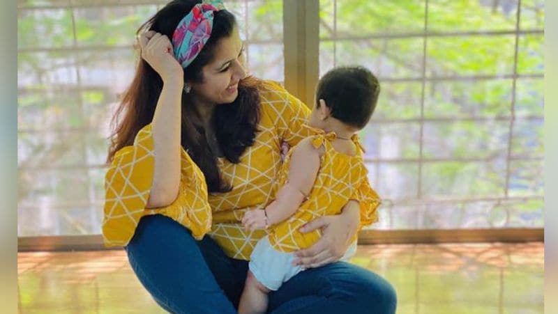 इसके बाद अंकिता ने मेहर का चेहरा अब तक नहीं दिखाने को लेकर लिखा- मैं अभी भी सोशल मीडिया पर मेहर का चेहरा दिखाने में कंर्फटेबल नहीं हूं, तो प्लीज मुझे इन बातों से अलग कर दें।