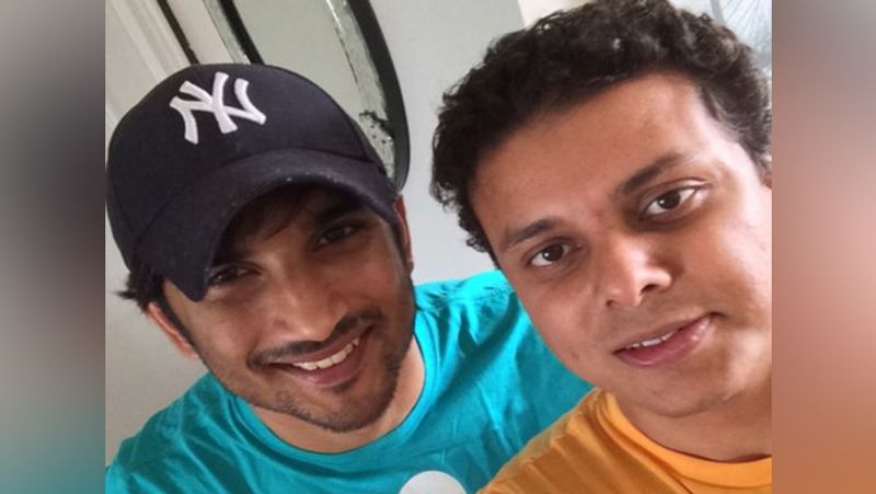 लेकिन, सुशांत को इस बात का भरोसा तब ही हुआ जब 2007 में उन्होंने लॉन्ग डिस्टेंस रिलेशनशिप के बाद यूएस (US) से इंडिया आकर श्वेता से शादी की थी।