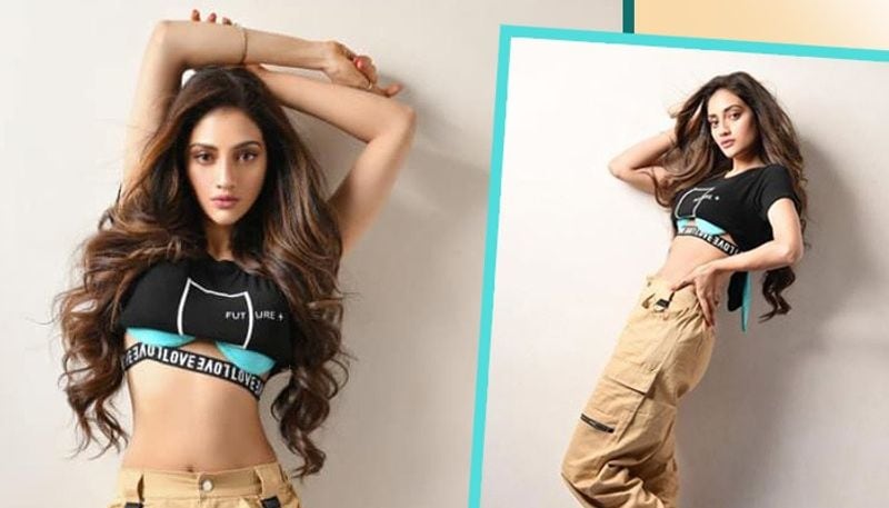 <p>যা আগে আনাচে কানাচে ধরা পড়ত, এবার তা সাফ ক্যামেরা বন্দি, মুহূর্তে সেই ছবি ঝড়ের বেগে ছড়িয়ে পড়ল নেট দুনিয়ায়। </p>