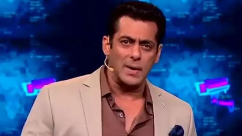 खबरों की मानें तो सलमान बिग बॉस 14 का प्रीमियर एपिसोड 1 अक्टूबर को फिल्म सिटी में शूट करेंगे। इसके बाद वे अपनी फिल्म राधे की शूटिंग शुरू करेंगे। 