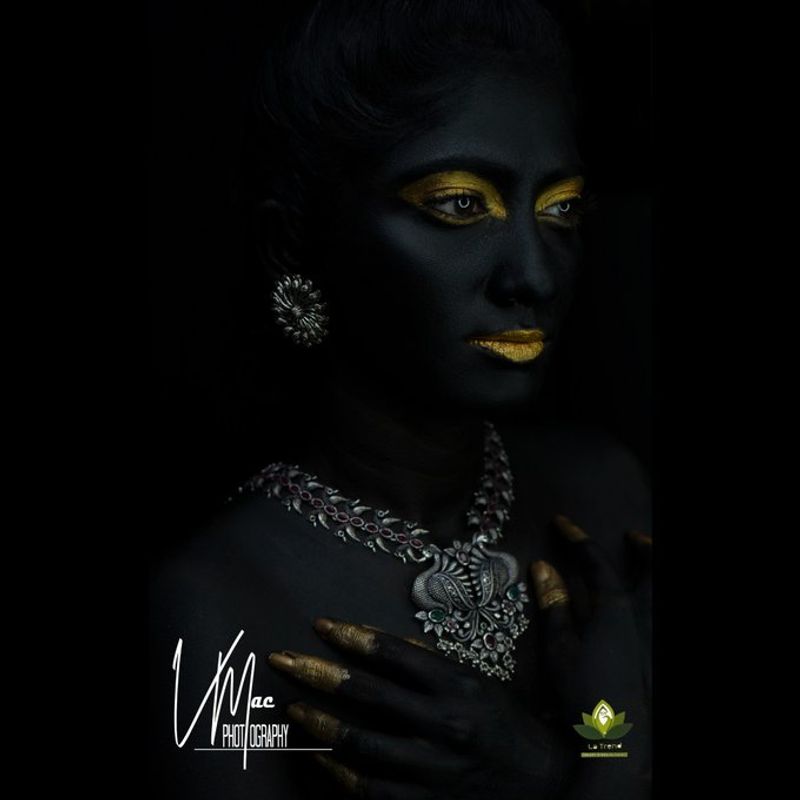 biggboss julie black makeup dark photo shoot