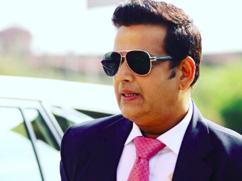 रवि किशन ने एक इंटरव्यू में बताया था कि उनका सपना पूरा करने में मां ने पूरा साथ दिया। उनकी मां ने ही जमा किए हुए कुछ पैसे दिए थे, जिनसे रविकिशन मुंबई आए थे। लेकिन मुंबई पहुंचकर उन्हें अहसास हो गया था कि यहां काम पाना आसान नहीं है। 