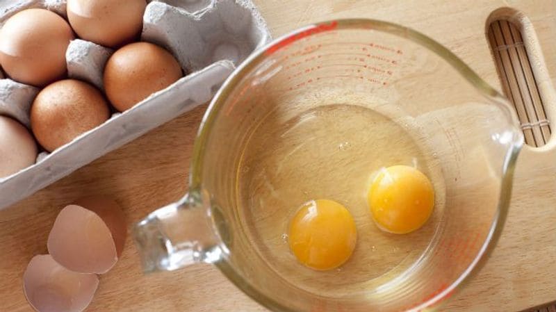Egg and Lemon Juice: The combination of egg and lemon juice can do wonders for your hair! Take 2 eggs and separate the yolk. Add lemon juice to it. Spread and apply it thoroughly on your scalp and wait for 10 minutes. Once it is done, rinse off with normal water.