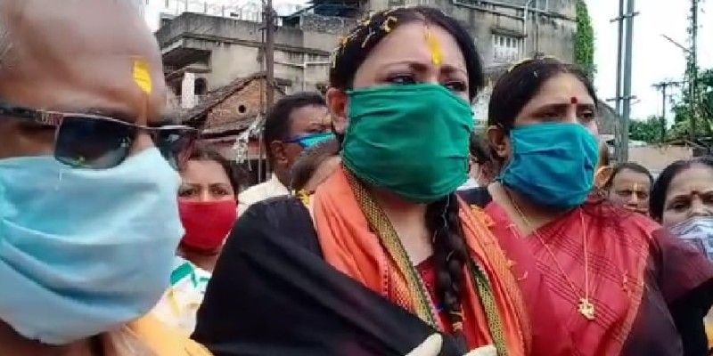 Police stops BJP leader Agnimitra Paul in Hooghly BTG