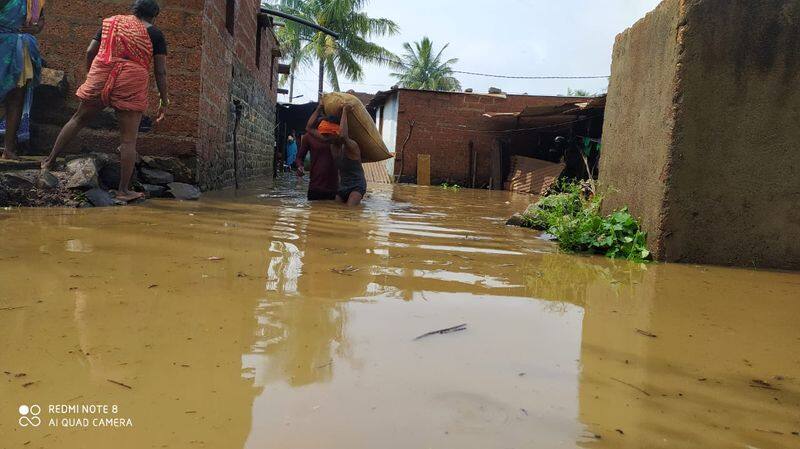 People Faces Problems Due to Rain in Basavakallyana in Bidar Districtgrg