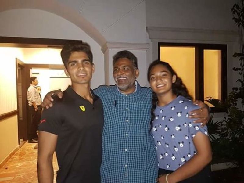 पप्पू यादव के बहनोई फर्रुखाबाद में मेडिकल कॉलेज चलाते हैं। पप्पू के दो बच्चे हैं, बेटी दिल्ली में रहकर पढ़ाई करती है जबकि बेटा सार्थक रंजन क्रिकेटर है। बहुत कम लोगों को इस बारे में पता होगा कि सार्थक दिल्ली अंडर-19 क्रिकेट टीम के उपकप्तान भी रह चुके हैं। (फाइल फोटो)

