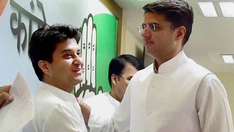 कई लोगों को यह कहना है कि चुनाव में जो भी हो, लेकिन यह देखना होगा कि दो जिगरी दो दोस्त जब एक दूसरे के खिलाफ सामने होंगे तब क्या होगा। वह पार्टी के बारे में बोलते हैं या एक-दूसरे के खिलाफ बोलते हैं।
