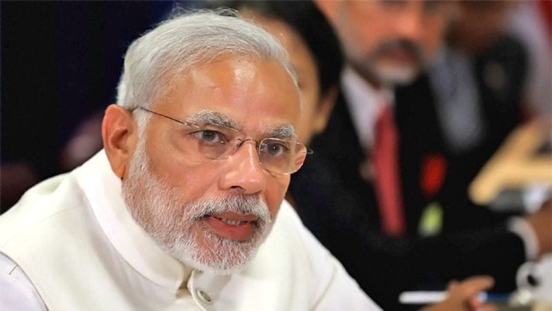 पीएम ने एक कार्क्रम में कहा- 'हर सफल व्यक्ति को अपने स्किल को सुधारने का मौका मिलना चाहिए, अगर कुछ नया सीखने की ललक नहीं है तो जीवन ठहर जाता है। इसलिए हर किसी को लगातार अपने स्किल में बदलाव करना होगा, यही समय की मांग है।'