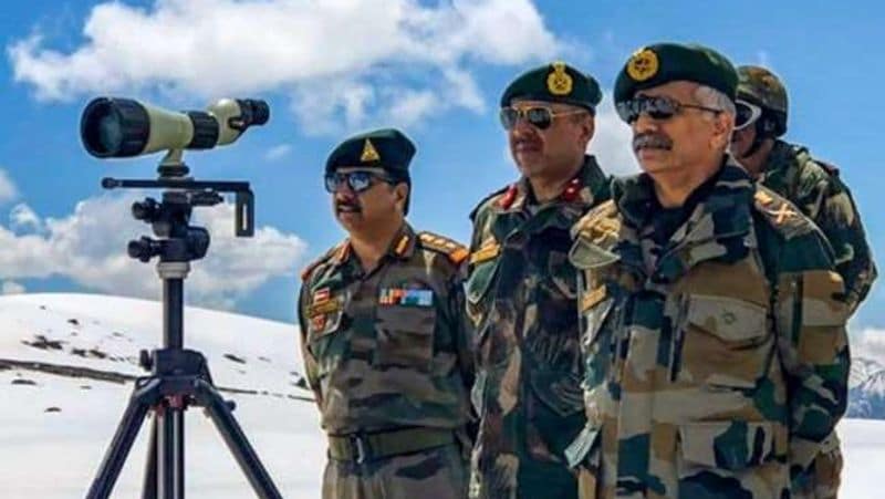 वैसे तो हर साल सर्दियों में भी वहां सैनिक तैनात रहते हैं, लेकिन इस बार एलएसी पर तनाव की वजह से 35 से 40 हजार अतिरिक्त सैनिक वहां तैनात किए गए हैं। सेना के एक अधिकारी के हवाले से रिपोर्ट्स में बताया जा रहा है कि अतिरिक्त सैनिकों के लिए रहने का इंतजाम पूरा कर लिया गया है।
