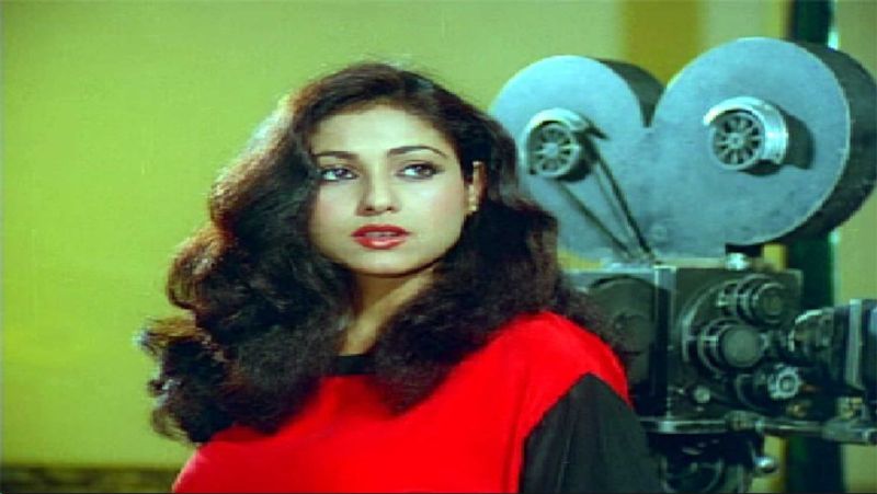 अंबानी परिवार ने टीना को बहू बनाने से इंकार दिया। जिसके बाद दोनों के बीच करीब चार साल तक कोई बातचीत नहीं हुई। उस समय दोनों काफी निराश और गुमसुम से रहने लगे थे। परिवार के रजामंदी के खिलाफ जाकर दोनों शादी भी नहीं करना चाहते थे, इस कारण अनिल और टीना ने अपने बीच दूरियां बना लीं।