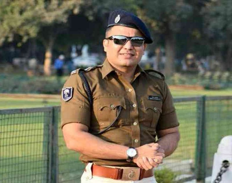 शिवदीप वामन राव लांडे जब नारकोटिक्स डिपार्टमेंट में एसपी के पद पर तैनात थे तब उन्होंने नशे के सौदागरों के खिलाफ मुहिम चलाया था। इस दौरान करोड़ों का मादक पदार्थ पकड़कर एक रिकॉर्ड भी बनाया था।(ट्विटर)