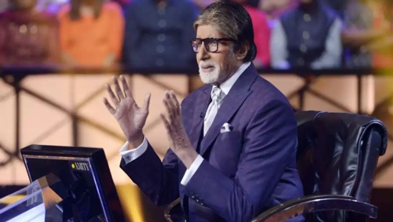 अमिताभ के वर्कफ्रंट की बात करें तो आखिरी बार गुलाबो सिताबो में नजर आए थे। इसके अलावा वे झुंड, चेहरे और ब्रह्मास्त्र जैसी फिल्मों में भी नजर आने वाले हैं। 