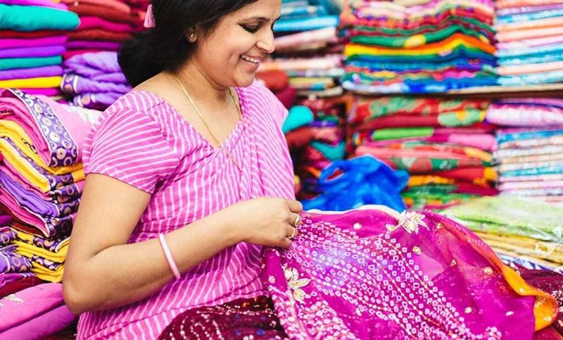 Here is why you should never wear new clothes without washing them dpl