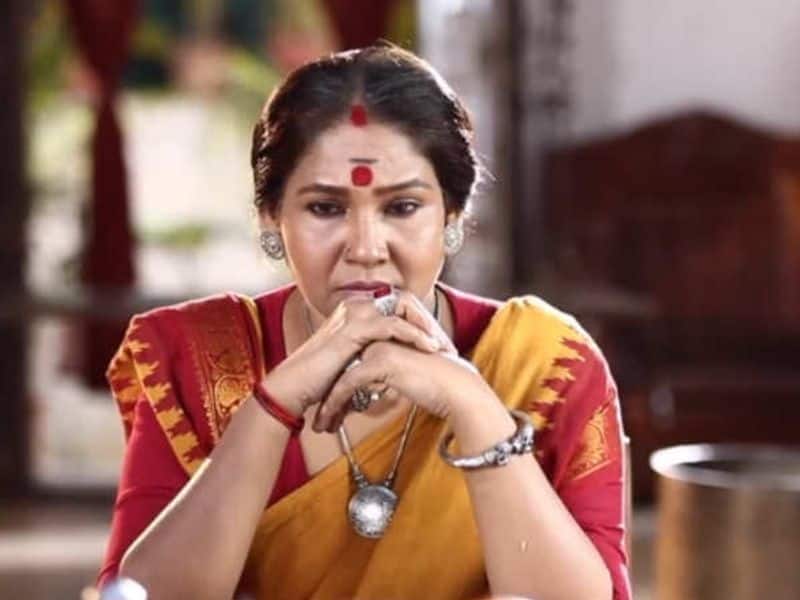 why stopped in ayutha ezhuthu serial saranya share the video