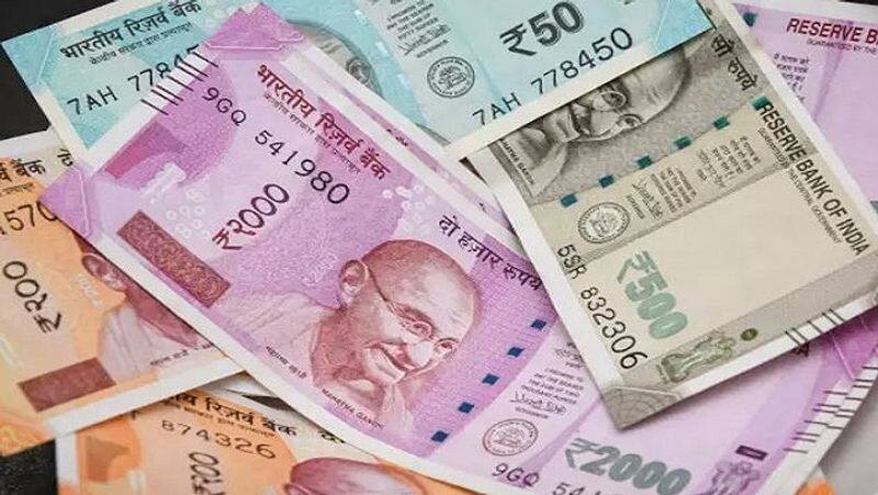 Central government announces suspension of printing of Rs 2,000 notes