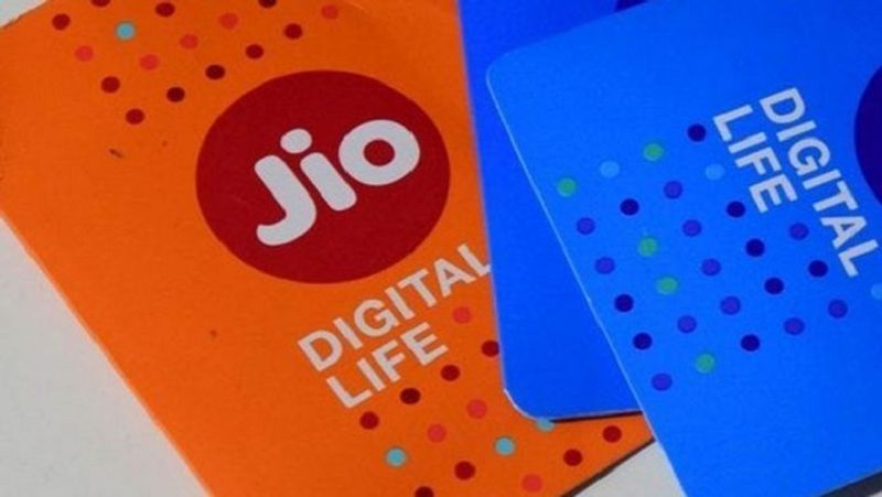 Airtel Vi Jio best prepaid recharge plans under Rs 100
