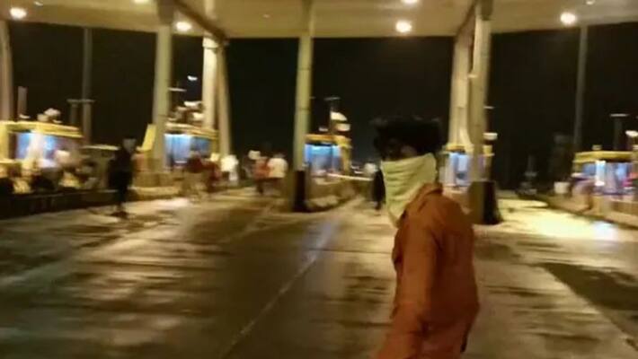 masked men attack toll plaza near indore masked men attack toll plaza near indore