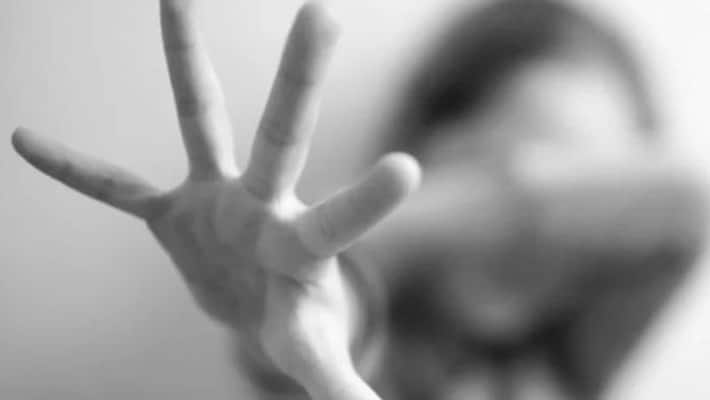 Woman Tortured Assaluted By a Group Of people in Yadgir video goes viral pod Woman Tortured Assaluted By a Group Of people in Yadgir video goes viral pod