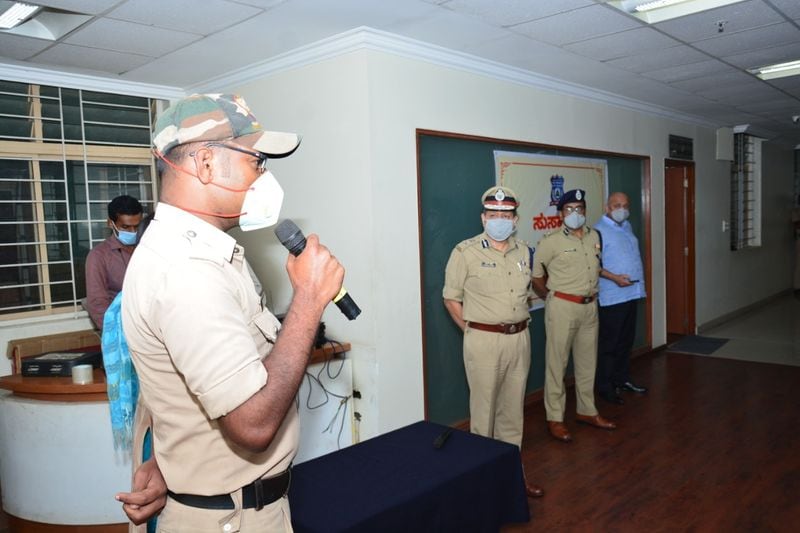 Corona Crisis Bengaluru Police Commissioner Meets warriors snr