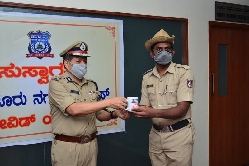 Corona Crisis Bengaluru Police Commissioner Meets warriors snr