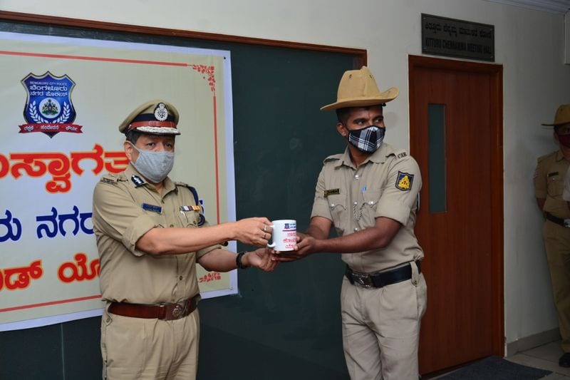 Corona Crisis Bengaluru Police Commissioner Meets warriors snr