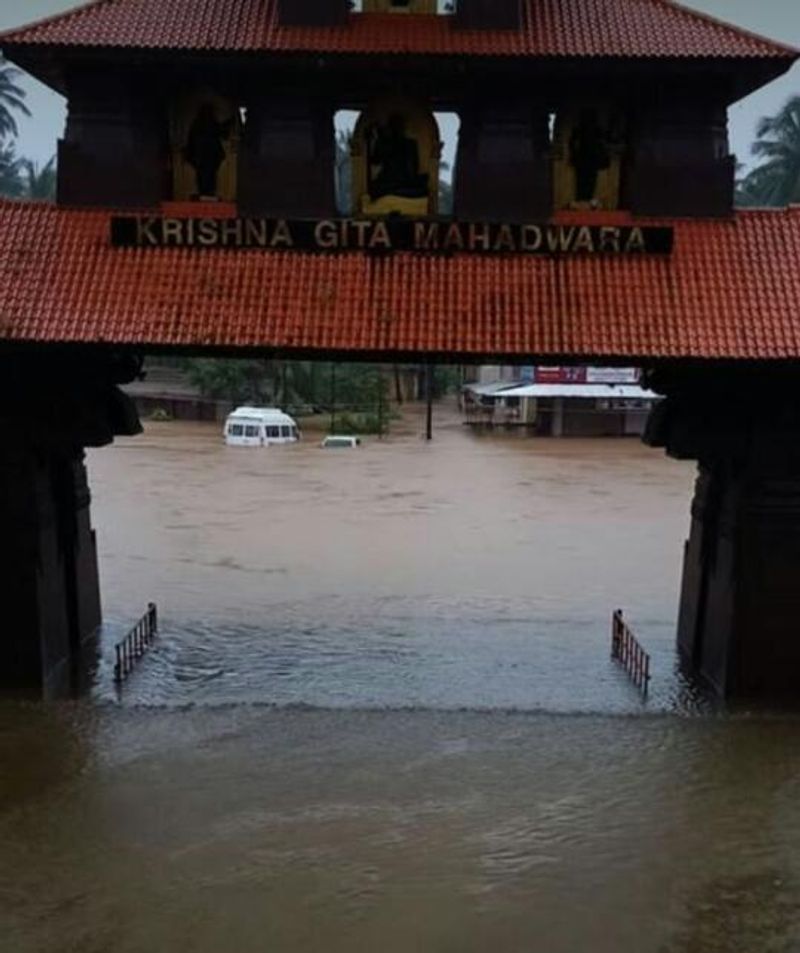 Heavy Rain Lashes in Udupi snr