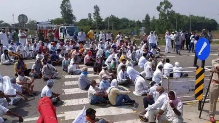 Fasting of the Farmers Against APMC Land Reform Actgrg Fasting of the Farmers Against APMC Land Reform Actgrg