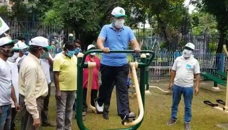 Firhad Hakim is inaugurating  Open Gym at Chetla Park in Kolkata RTB